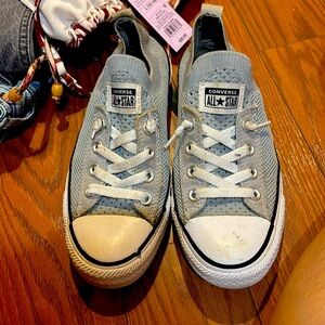 Size 7 1/2 converse really comfortable